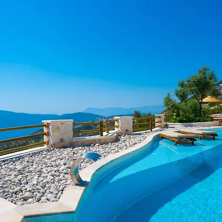 Kalos Villa *